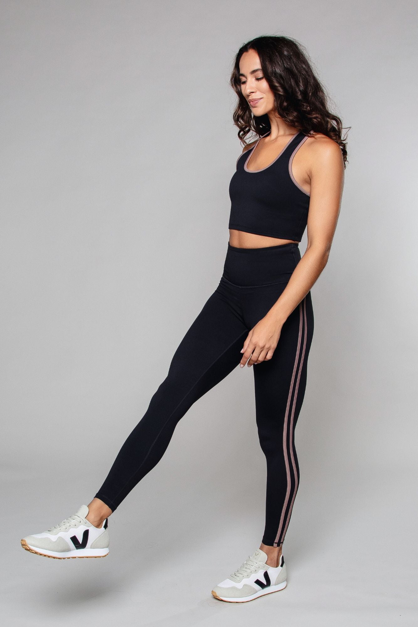 Stride Piped High Waisted Legging