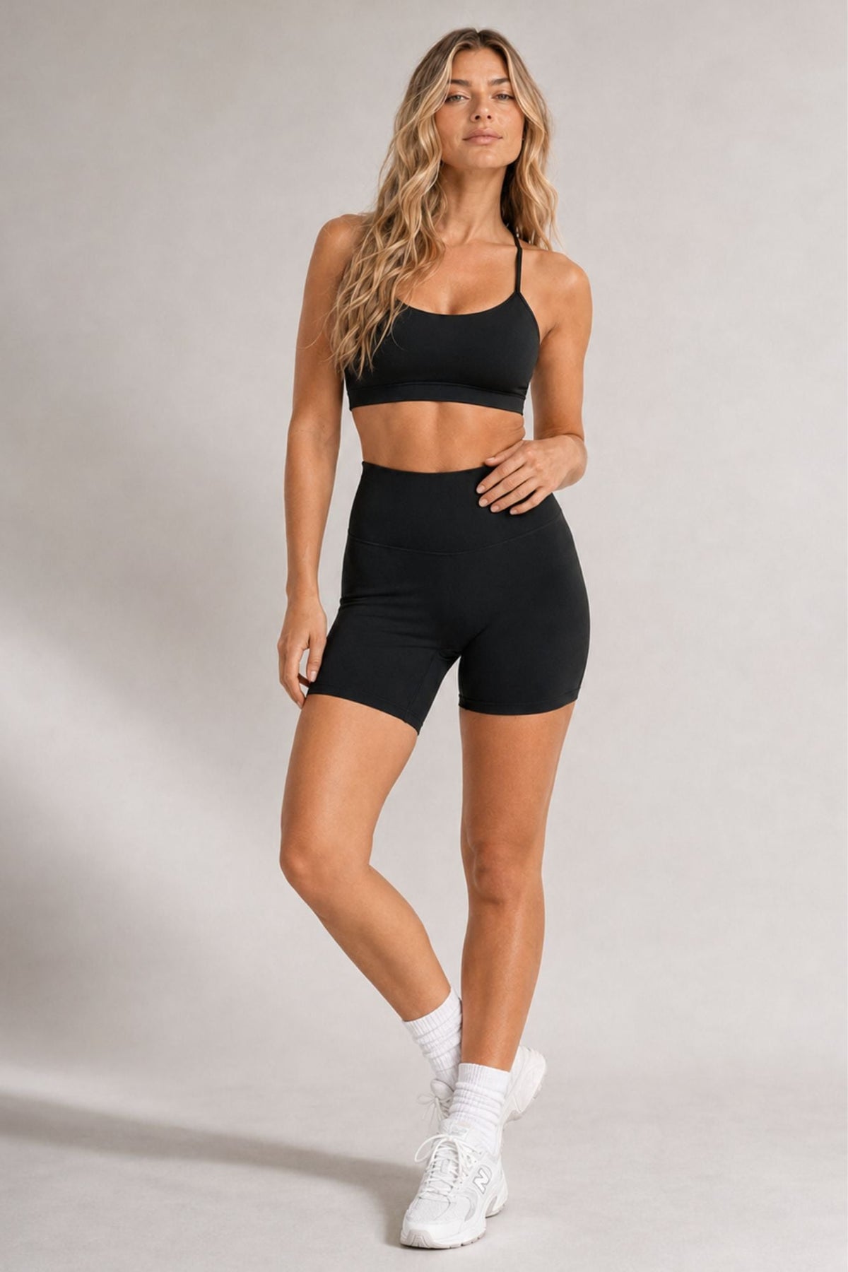 Elevate High-Rise Seamless Training Short Black - Born Nouli