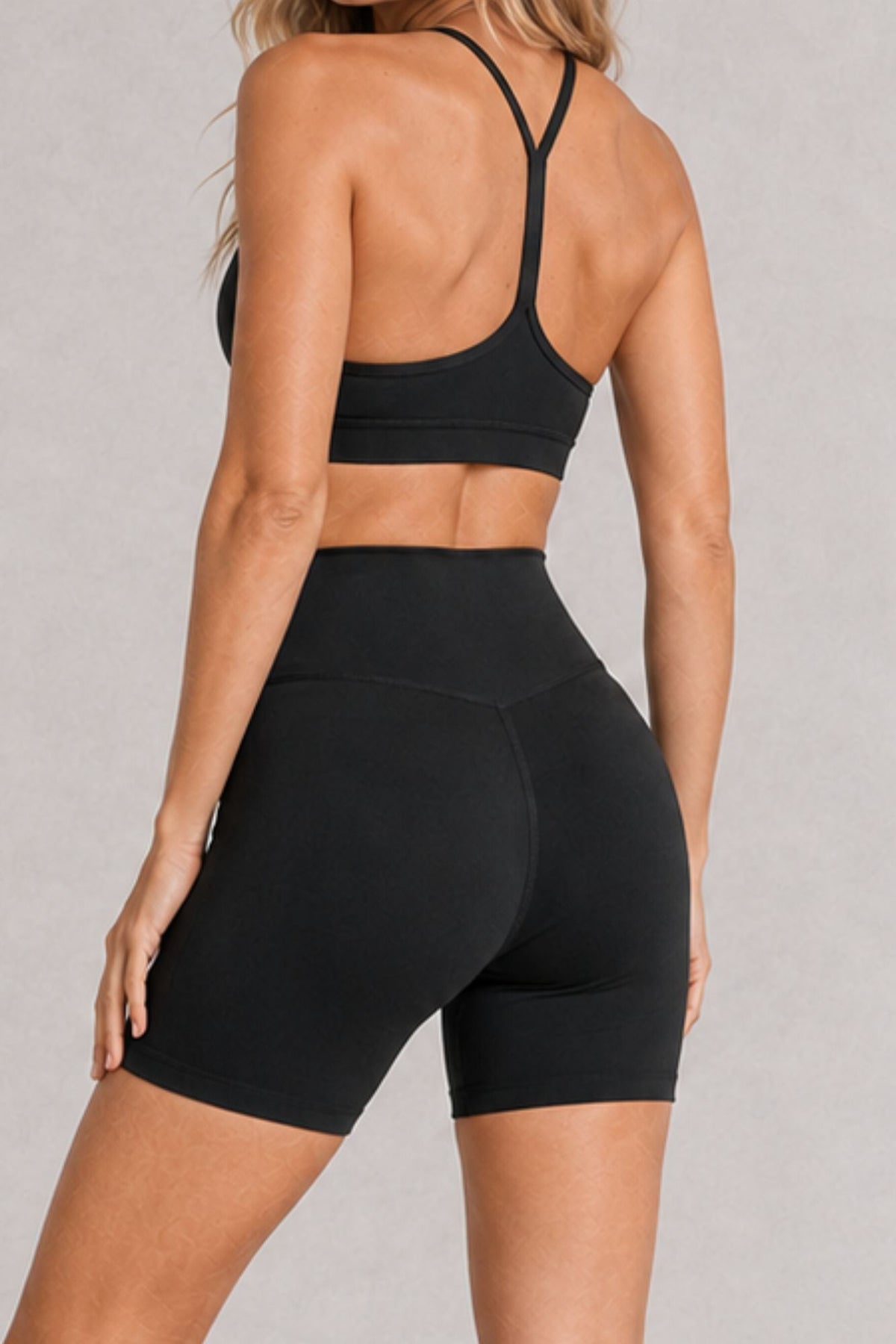 Elevate High-Rise Seamless Training Short Black - Born Nouli