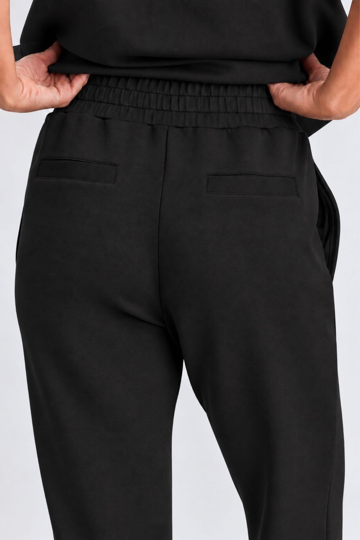 Supersoft Cuffed Sweatpant Black - Born Nouli