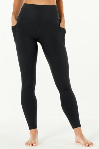 Balance quarter length leggings black medium Soft - Depop